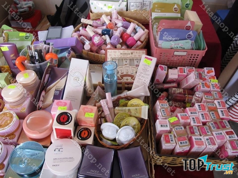 Mỹ phẩm - Một nhu cầu cao của phụ nữ trong dịp Tết