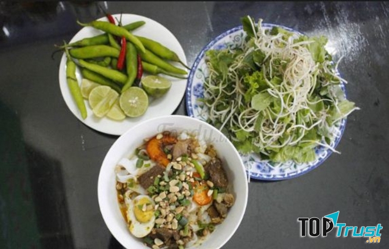 Mỳ Quảng Thi tại Quán mì Bà Vị