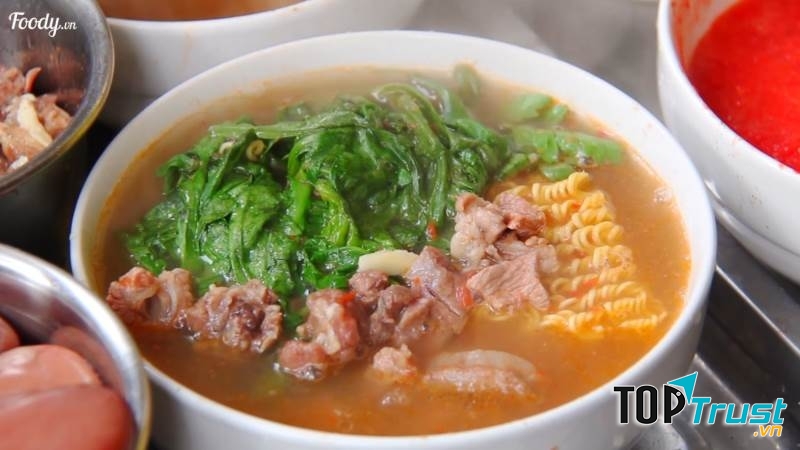 Mỳ tôm chua cay