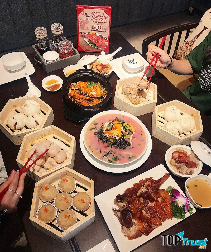 Quán có giá cả phục vụ khách khá phải chăng, cùng với việc cung cấp dịch vụ giao hàng tận văn phòng.