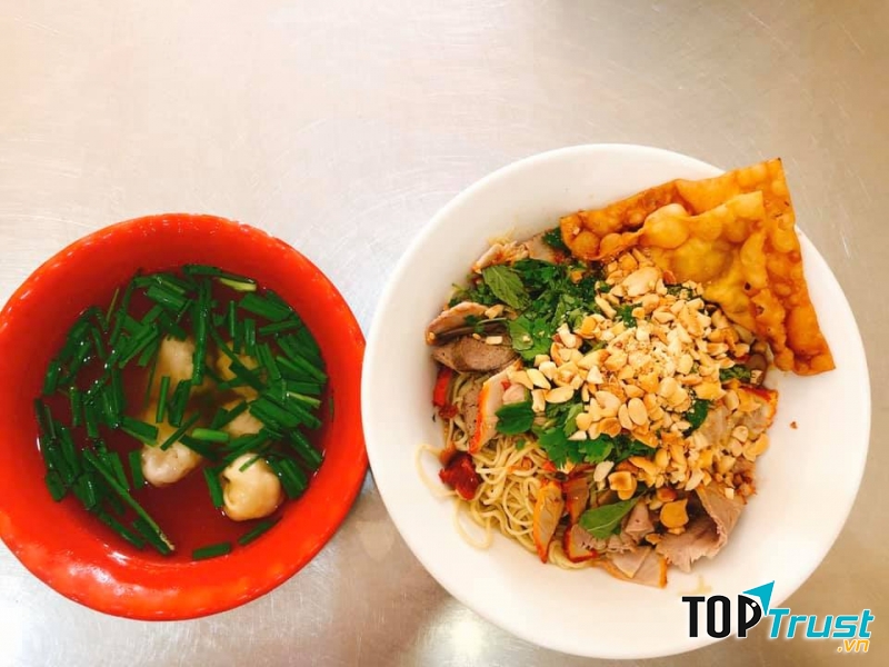 Mì vằn thắn 111 phố 83 Quỳnh Mai Hai Bà Trưng