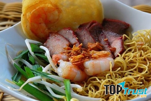 Mì xào xá xíu lạ miệng