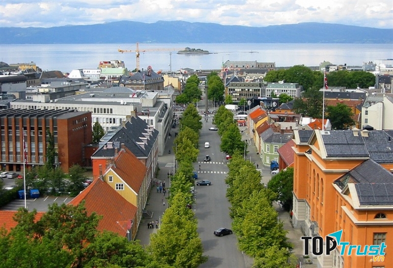 Tỉ lệ tội phạm thấp mang lại cho đường phố Na Uy vẻ yên bình.