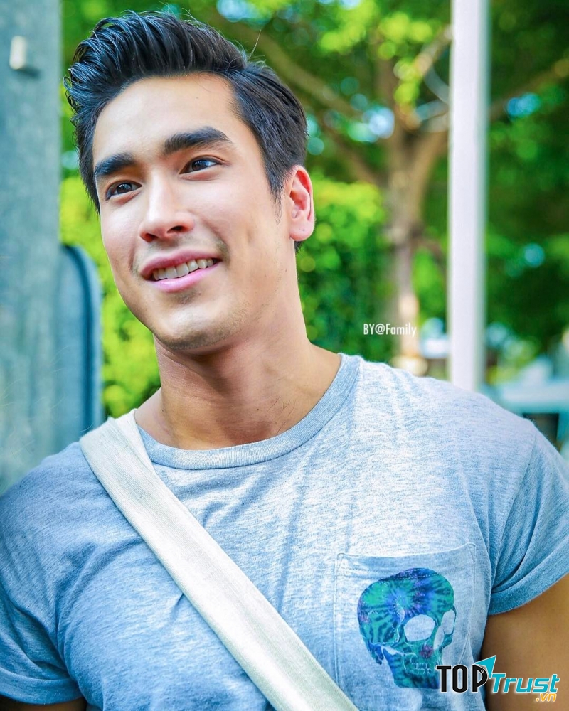 Anh đang là một trong những cái tên đắt giá nhất của điện ảnh xứ chùa vàng.