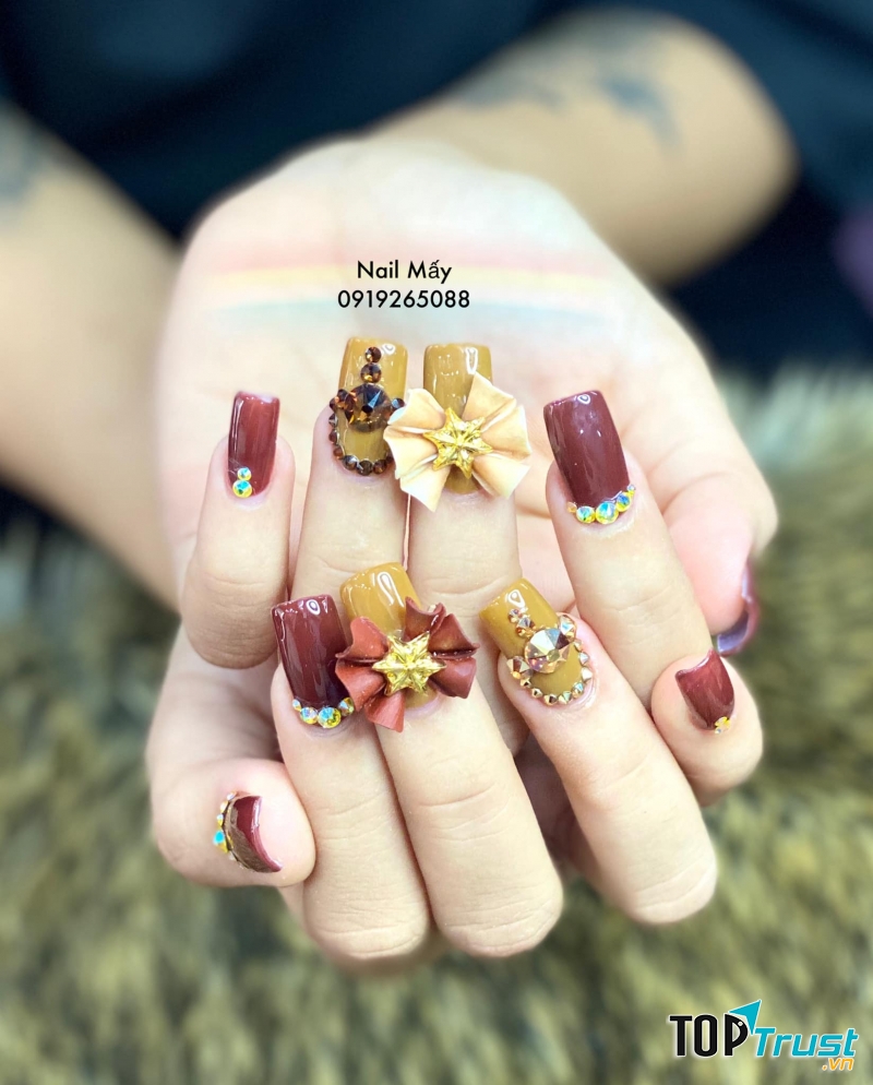 Nail Mấy