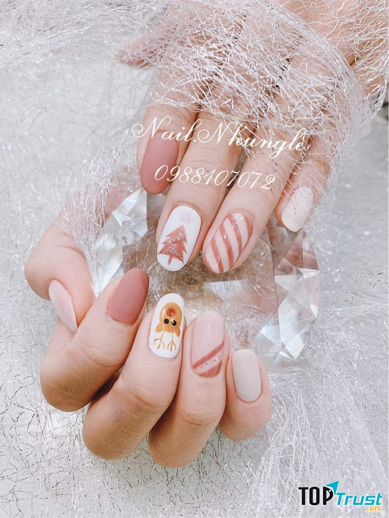 Nail Nhung Le