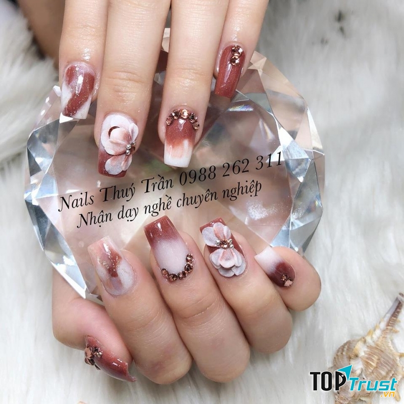 Nail Thúy Trần