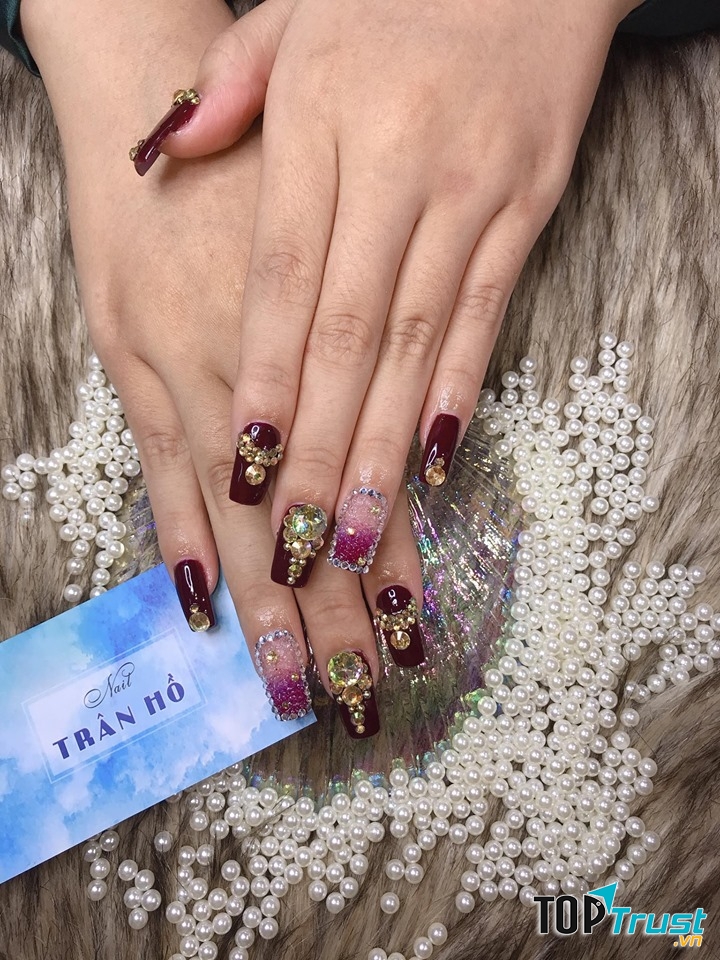 Nail Trân Hồ hoàn toàn có đủ khả năng để giúp bạn trở nên thật nổi bật và cuốn hút với bộ nail được chăm sóc và làm tỷ mỉ