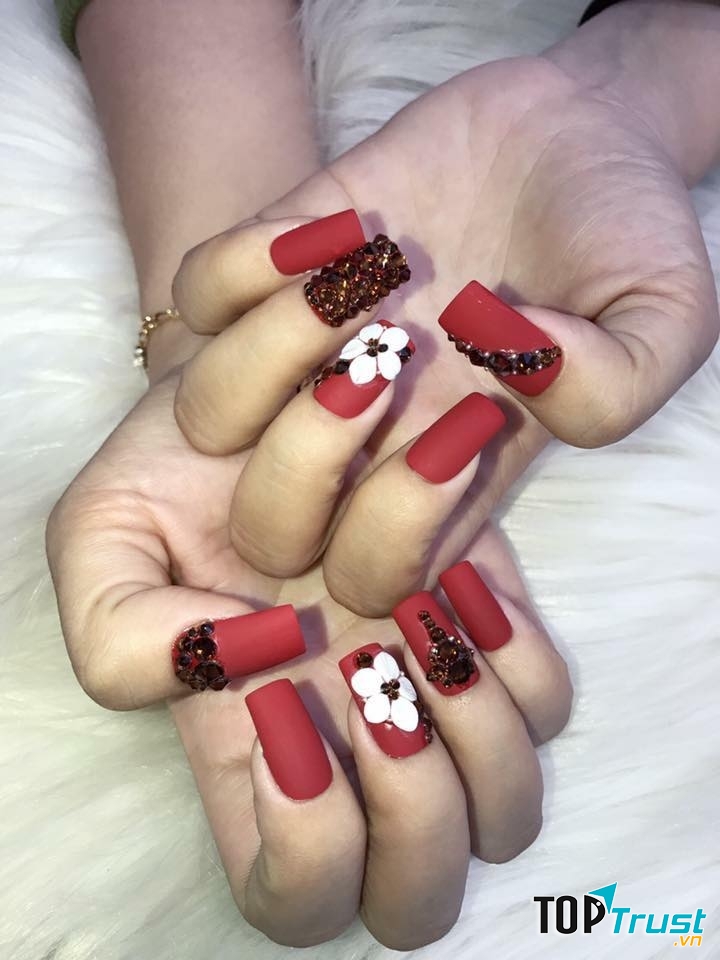 Nail Việt Hồng