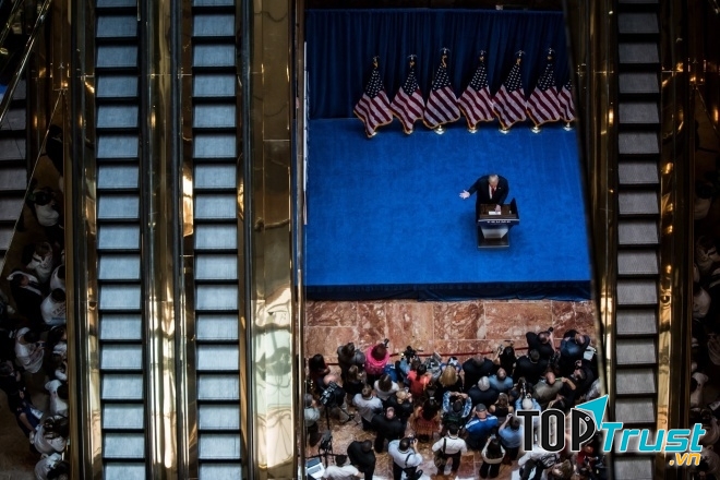 Năm 2015: Donald Trump tuyên bố tranh cử tổng thống Mỹ