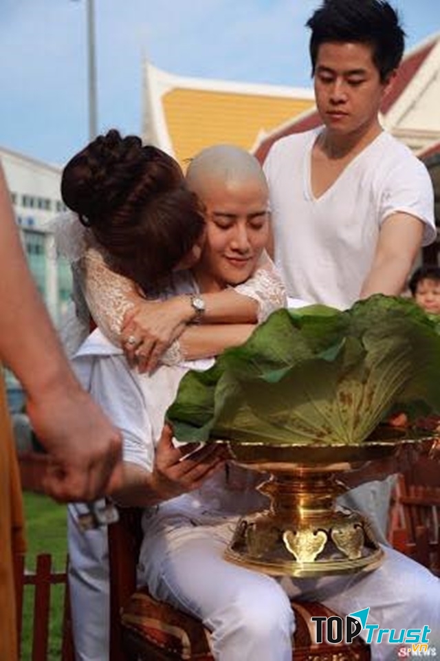 Nam đi tu, nữ cắt tóc - Thái Lan