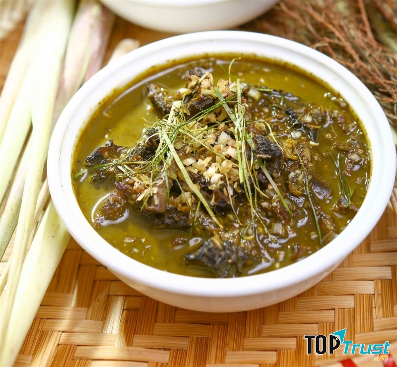 Nậm pịa là món ăn khá đặc biệt của người Thái, đặc sản ngon nổi tiếng ở Mộc Châu