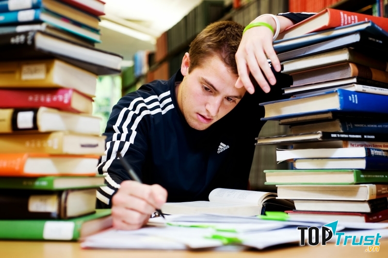 Trau dồi thêm kiến thức về chủ đề giúp cho buổi thuyết trình thêm sống động