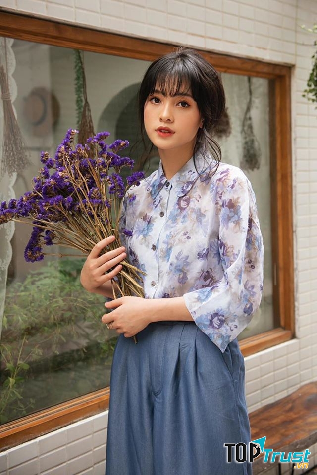 Váy áo đa phong cách từ vintage nhẹ nhàng đến thanh lịch hiện đại.