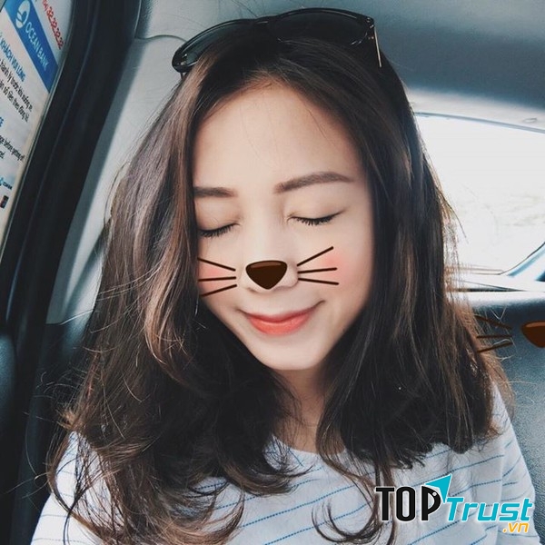 Nhắm mắt và tạo dáng thế này có nghìn like không các bạn!!!