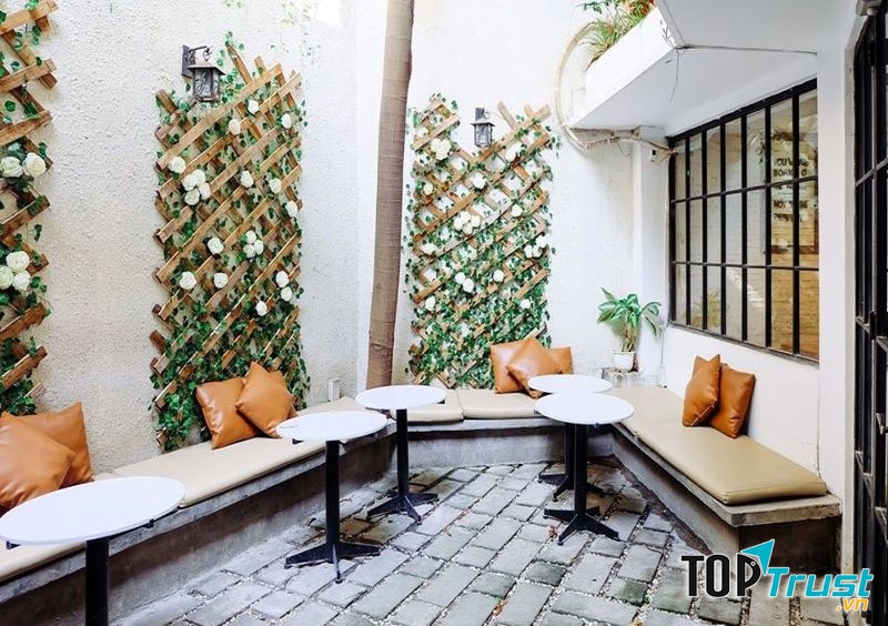 Nấp Café được thiết kế theo kiểu homestay khá độc đáo