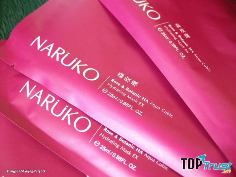 Dòng mặt nạ cấp ẩm mang tên “Rose and Botanic HA Aqua Cubic Hydrating Mask Ex”.Đây là dòng mặt nạ có thành phần chứa chiết xuất hoa hồng và hyaluronic acid có tác dụng cấp ẩm sâu và làm dịu da.