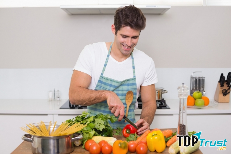 Nấu cho cô ấy bữa tối thật ngon