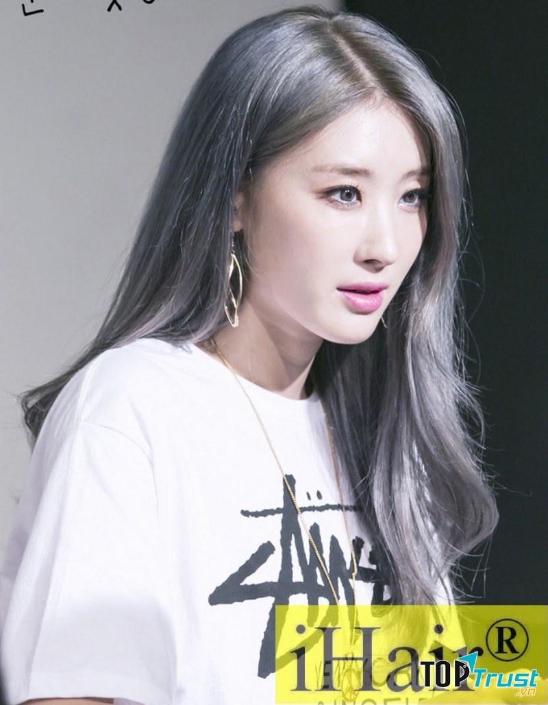 Gam màu nâu khói.