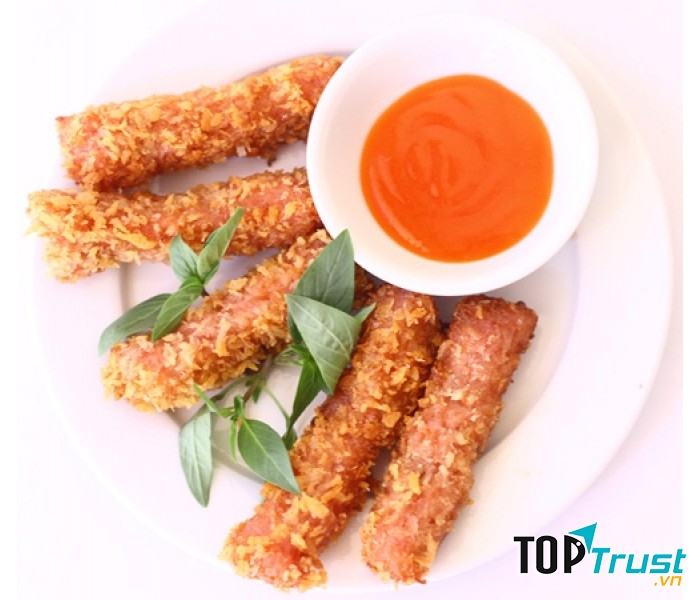 Nem chua rán - món ăn ấm áp cho ngày đông giá lạnh.