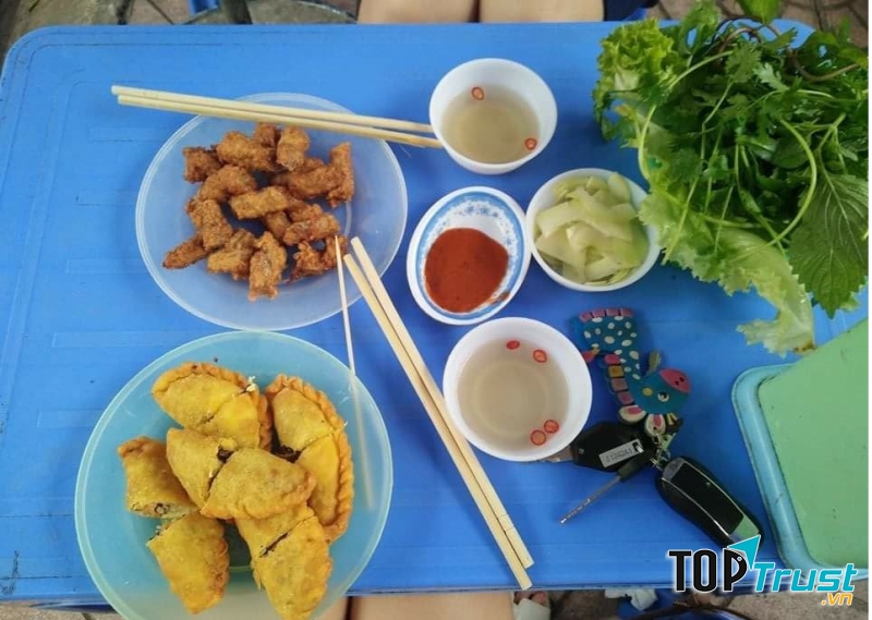 Món tại quán Nem Hương