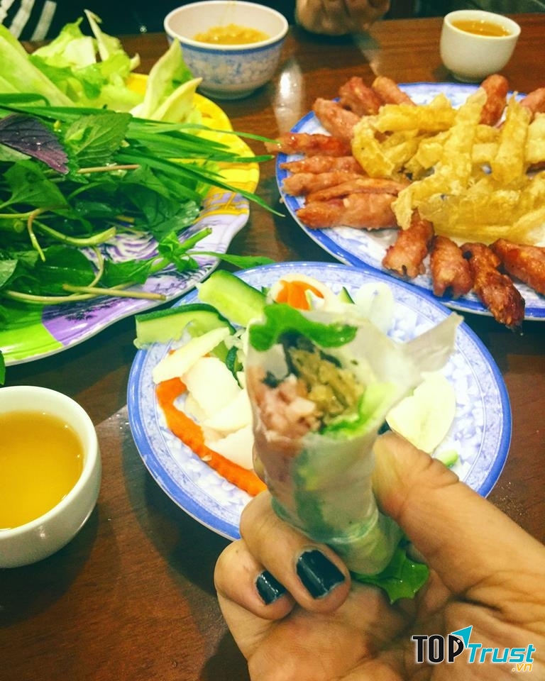 Nem nướng Bà Hùng - số 358 đường Phan Đình Phùng, TP. Đà Lạt, Lâm Đồng