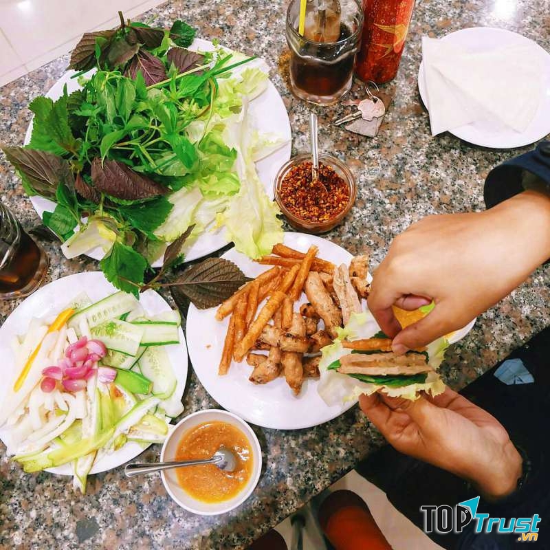 Nem nướng Bà Hùng