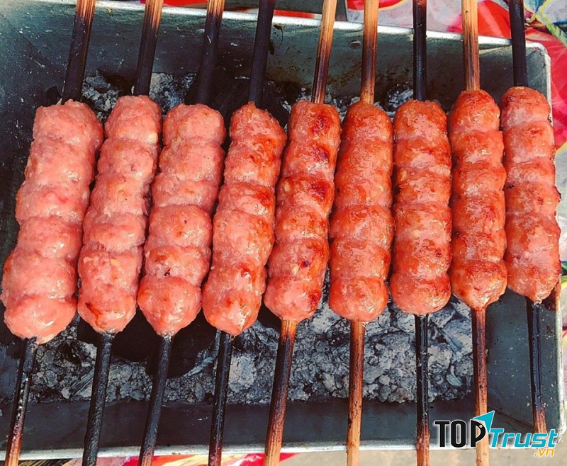 Nem nướng Bà Sáu