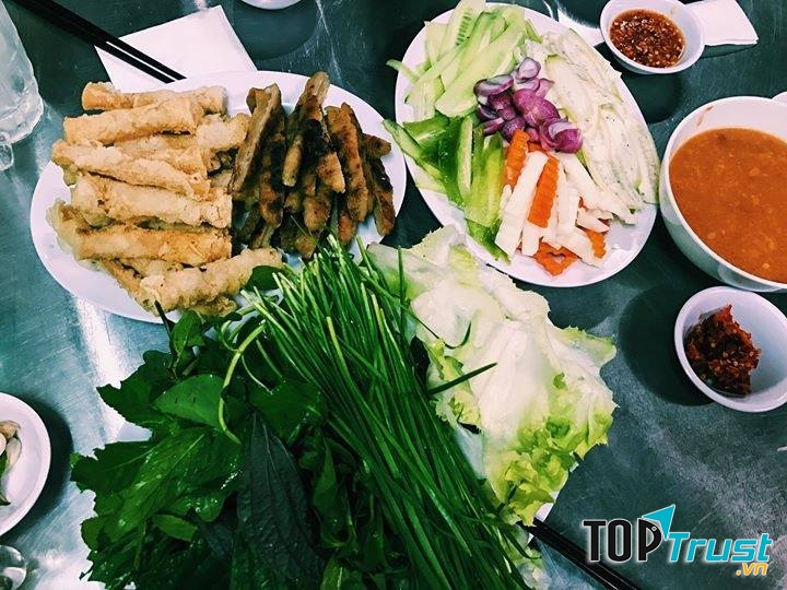 Nem nướng cô Thu rất được yêu thích