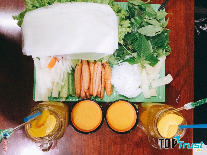 Quán Nem nướng Đà Lạt Cô Út rất đáng để các bạn đến thử ít nhất một lần, đảm bảo vừa ngon vừa rẻ