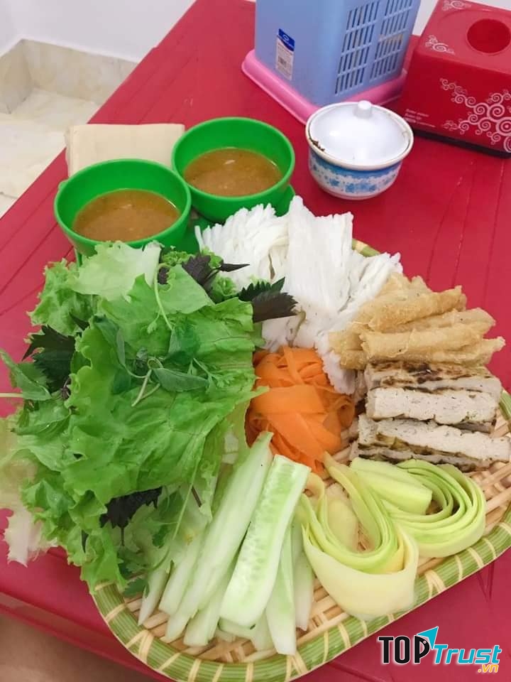 Suất nem nướng bắt mắt của Nem nướng Gia Nhi