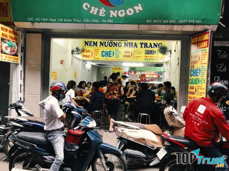 Quán nem nướng Hắt 2 Ô cơ sở Cầu Giấy