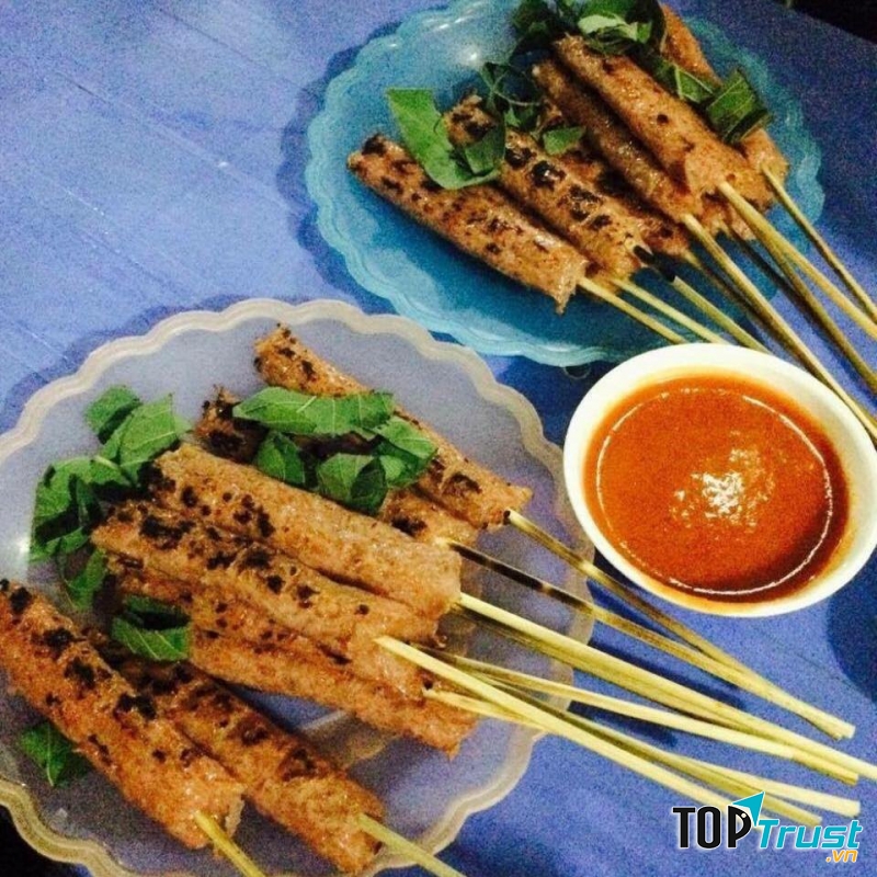 Nem nướng Mỗ Lao