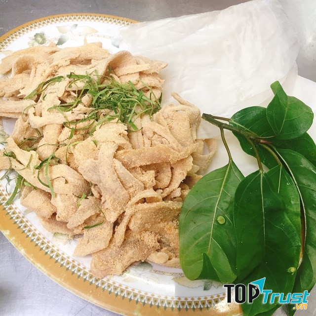 Nem tai Bà Hồng