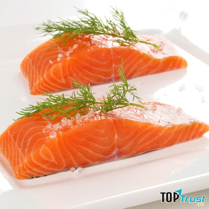 Nên ưu tiên chọn mua các thực phẩm tươi sống để bảo quản được lâu hơn.