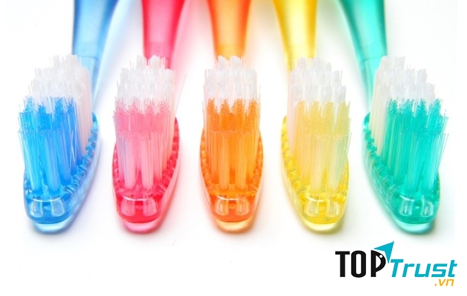 Nên chọn mua loại bàn chải có lông mềm