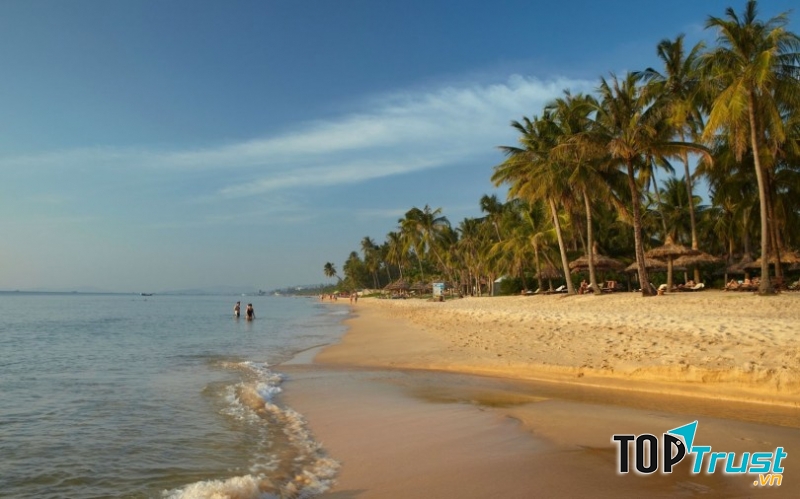 Mùa khô là thời điểm lỉ tưởng đi du lịch tại Đảo Ngọc