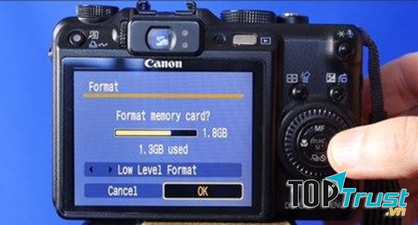 Nên định dạng thẻ nhớ trên máy ảnh