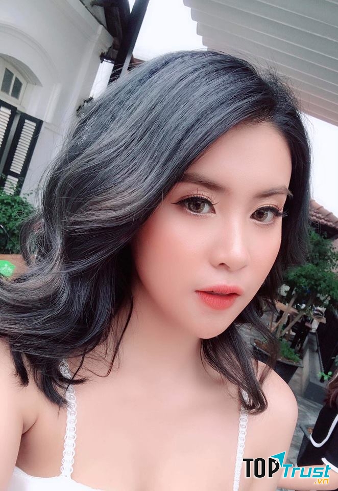 Không chỉ cắt, gội, nhuộm tóc, Salon còn đem lại nhiều sự lựa chọn cho khách hàng khi tạo kiểu theo nhiều phong cách đa dạng.