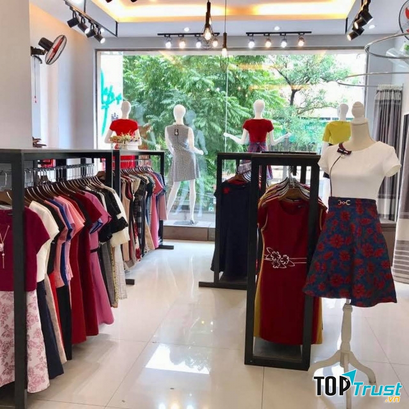 NESSA HOUSE tự hào là một trong những shop Thời trang công sở lớn nhất tại thành phố Đà Nẵng