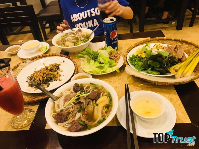 Bún thịt nướng chuỗi nhà hàng Nét Huế