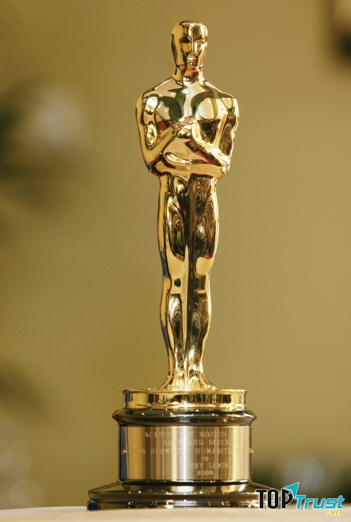 Bức tượng vàng Oscar có giá trị khoảng 900 USD