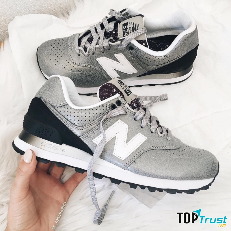 Nổi bật với chữ N màu đen trên nền trắng của đôi New Balance.
