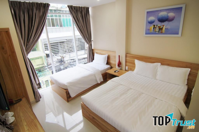 phòng nghỉ được trang bị đầy đủ: 8 phòng đẹp, nhiều phòng có khăn tắm, tủ đồ có khóa, tivi màn hình phẳng, internet không dây miễn phí