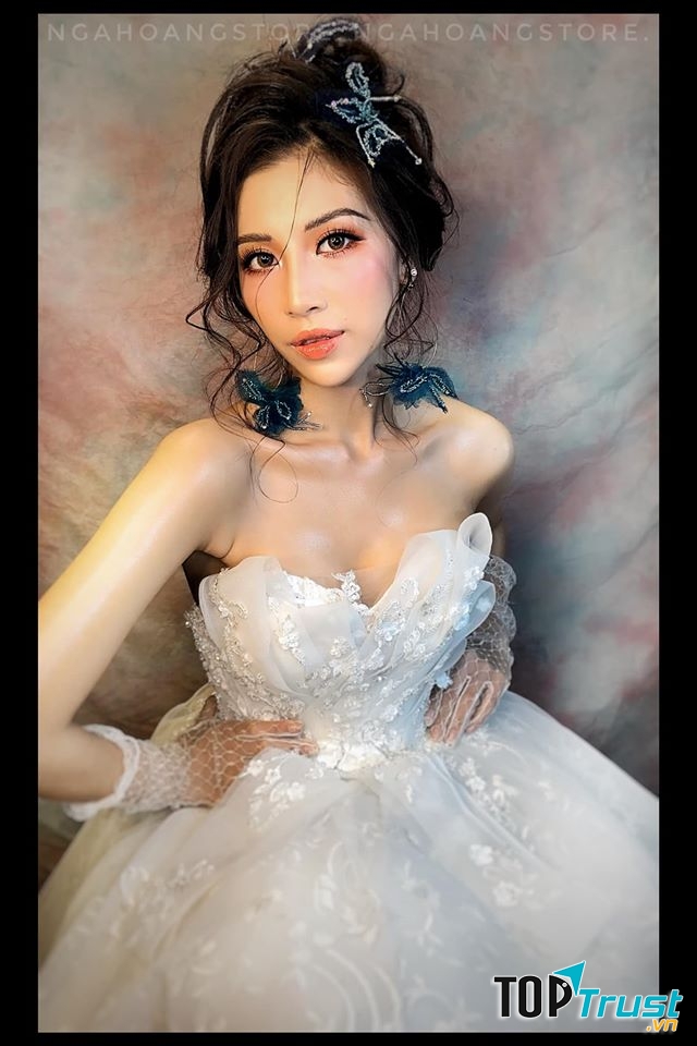 Nga Hoàng make up