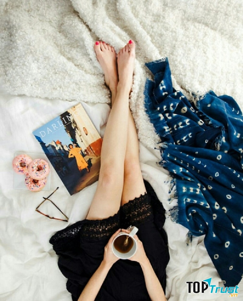 Đừng ở lỳ trong phòng khi gặp chuyện buồn.