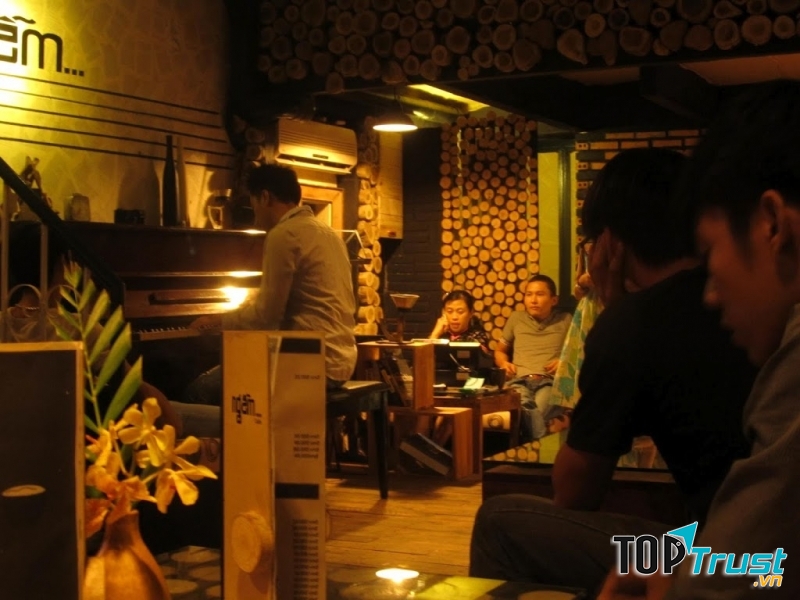 Ngẫm Cafe