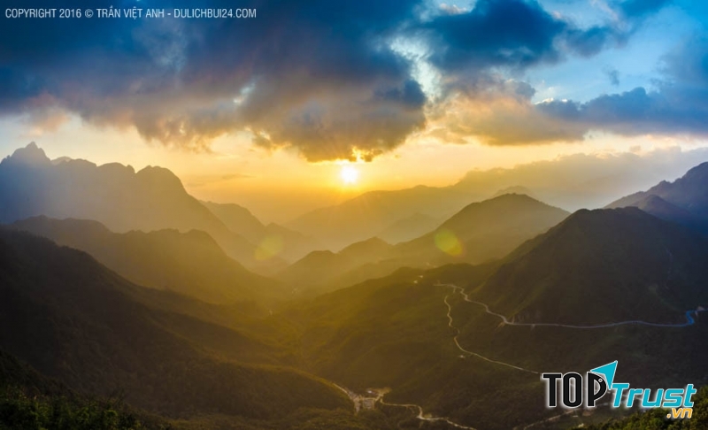 Hoàng hôn trên đỉnh đèo Ô Quy Hồ