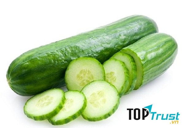 Ngậm dưa chuột thay ti giả