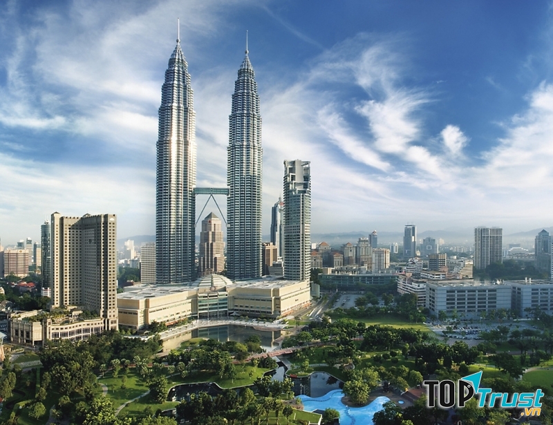 Tòa tháp đôi Petronas là niềm tự hào của người dân Malaysia